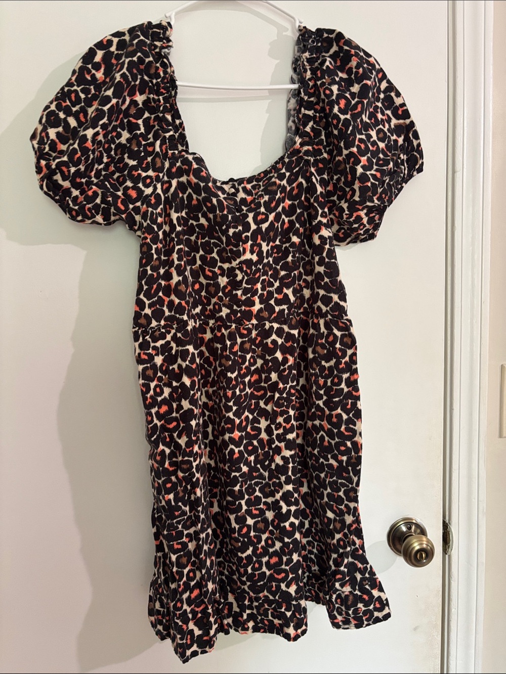Who What Wear Black and Cream Leopard Print Puff Sleeve Dress